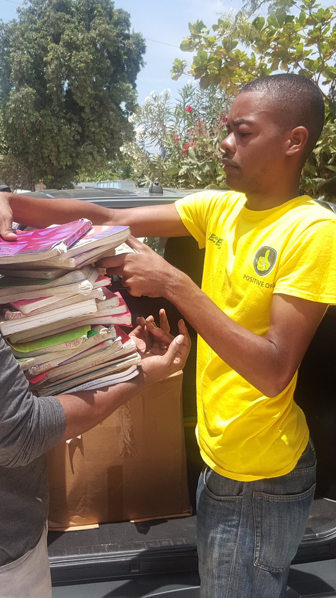 PositiveOrgJA's tweet photo. Once again we delivered another successful book drive inside the Tivoli Gardens community along with members of the police youth club. π #CreatingACultureOfPeace
#YouthsInspiringPositiveChangeJa #CYPANJamaica https://t.co/5PjzPIj6aE