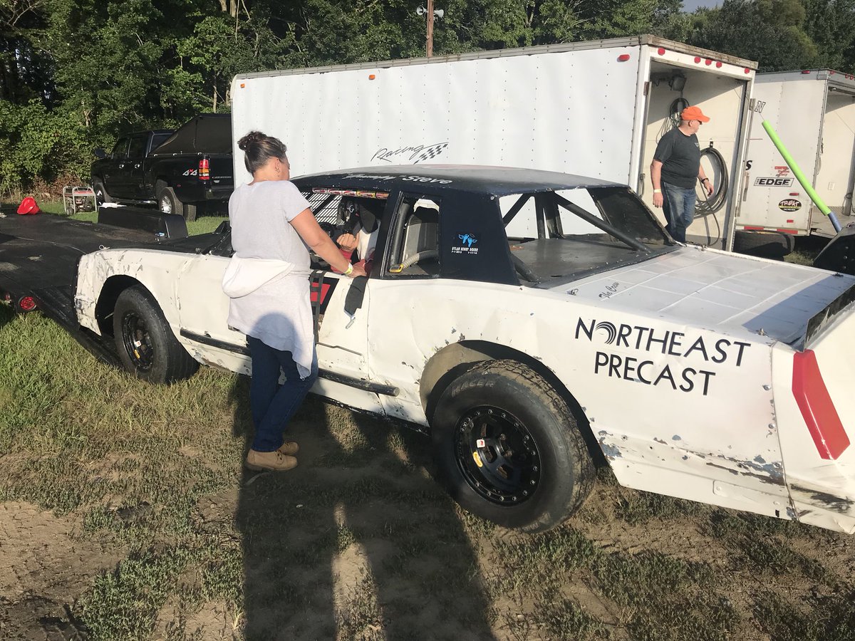 SJSpeedShow's tweet photo. Next stop of the day @bridgeportspeed bridgeportspeed! The crew is out at the track for Championship Night with the 602 Crates, Outlaw Stocks, and Big Blocks! #sjspeed #southjerseyspeed https://t.co/7uADivNvaq