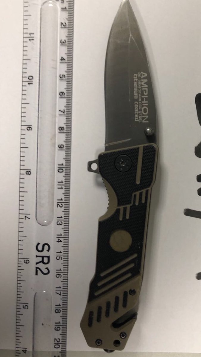 MPSSouthwark's tweet photo. #MD_RobberySquad have taken another knife off the streets today from a Male who was stopped and detained in #SE1. Male tried to escape from officers but was found with this in his pocket. #DropTheKnife #StopKnifeCrime #StopAndSearch https://t.co/aYVwvn6Blh