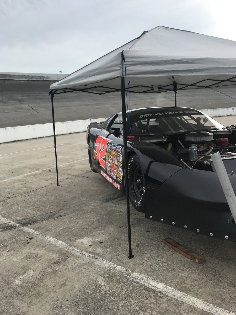 CShannon32's tweet photo. P2 after practice #2 today, gonna brainstorm over some cocktails tonight to find a little more speed @FastestHalfMile #FLFracecars #JRIshocks https://t.co/yZCktVElUU