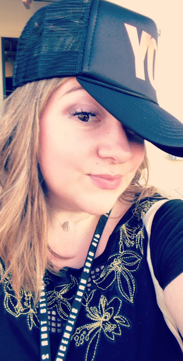 puthiespants's tweet photo. I’m mean, who doesn’t love a #boyhat #HONDACIVICTOUR https://t.co/rTNyDzjRtx