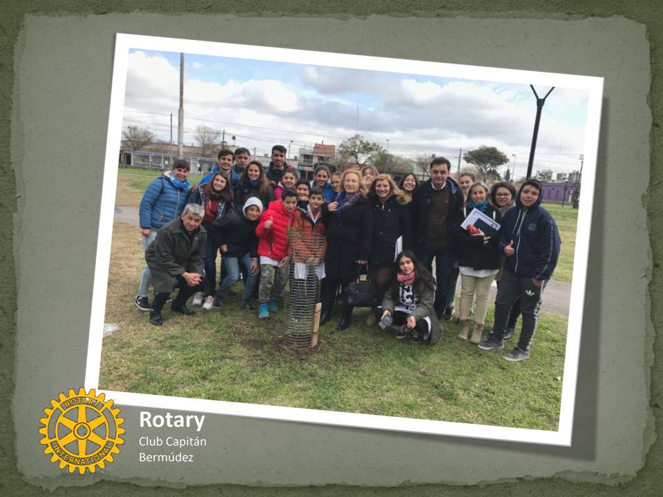 CapitanRotary's tweet image. Plantamos uno de nuestros Arboles por la vida en los pulmones de la ciudad, donde la semilla fuimos todos!!!#rotarycapitanbermudez