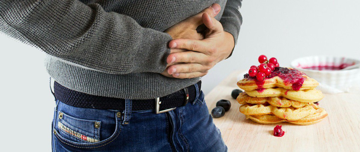 EatMove1mprove's tweet image. One reason people gain weight is they #mindlessly eat or #overindulge consistently.  Where do you struggle with eating too much? #rdchat #community #health #weightloss