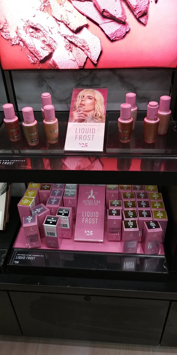 Time_Consumer28's tweet photo. Didn't know we had a Morphe store where I live but I just walked into @JeffreeStar heaven 😭 https://t.co/wBQEq9zD4M