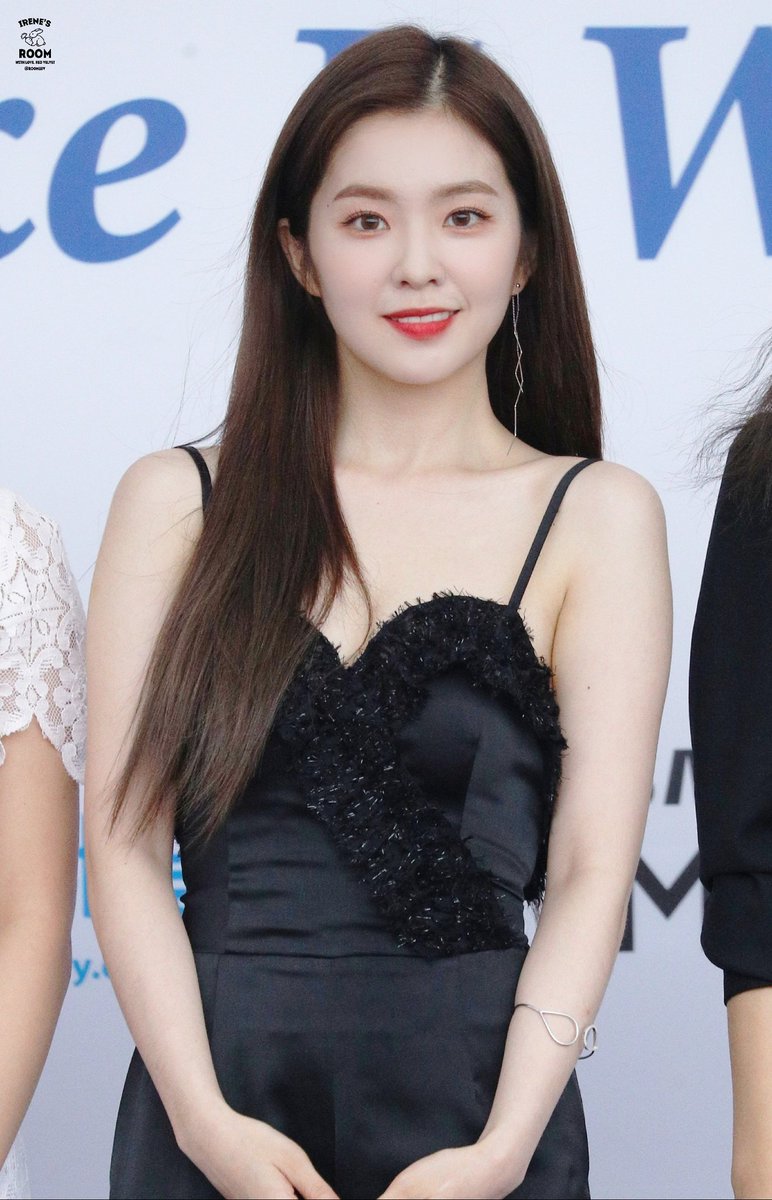 SaintpauliaRV's tweet image. 180830 소리바다어워즈 레카
#레드벨벳 #아이린 #RedVelvet #IRENE 2p
미모💜💙ㅠㅠㅠㅠ