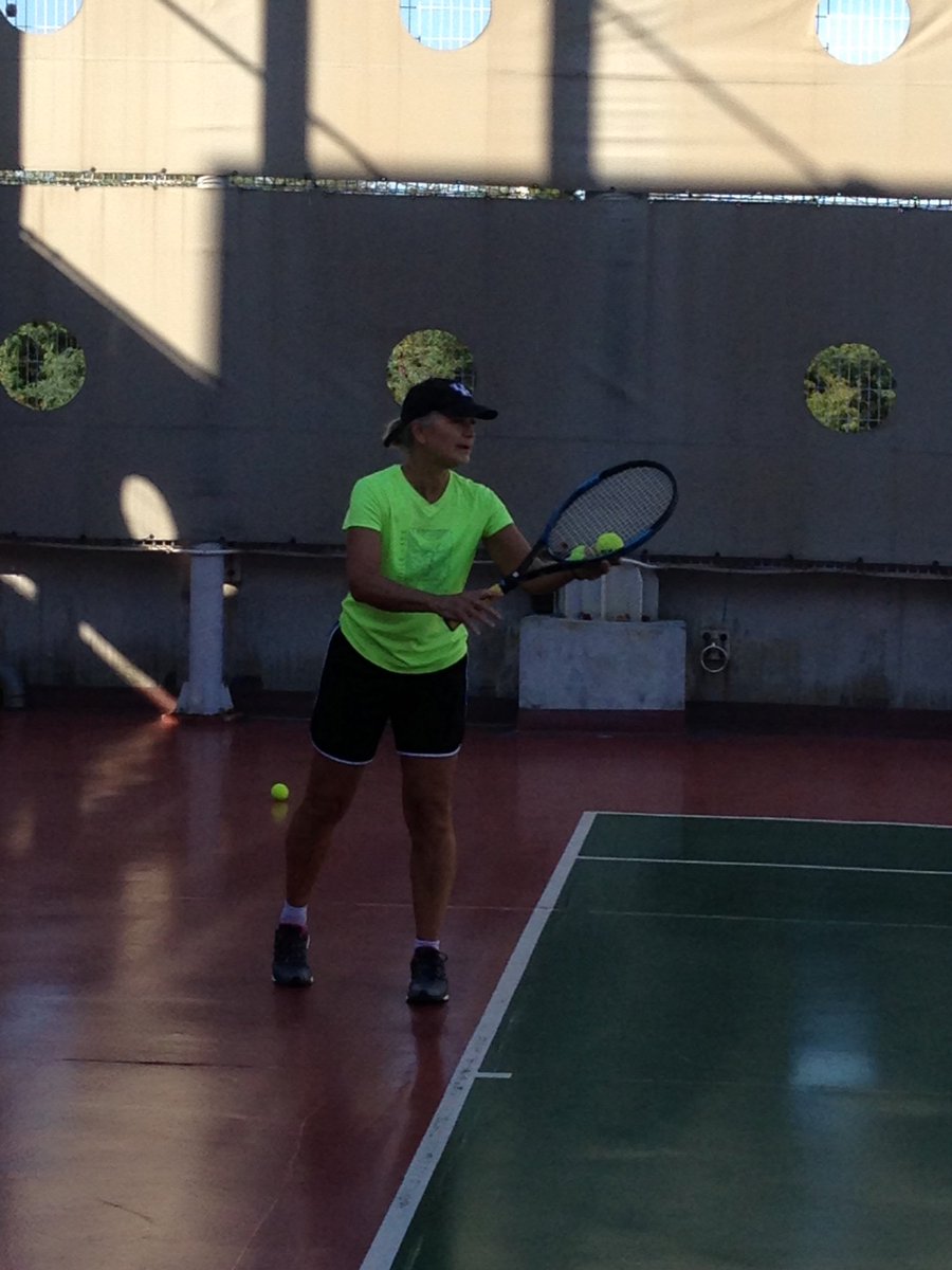 bj_kiem's tweet photo. GSIS faculty tennis club is now in session. All welcome! #knightsrok the courts https://t.co/69N5PI0nii