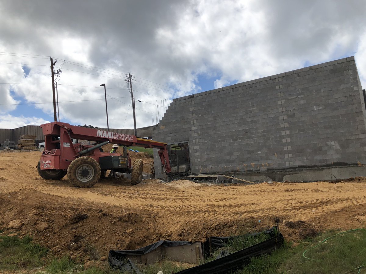 NWRElementary's tweet photo. Construction work is still going strong outside @NWRElementary. We can't wait to use our new PE room!  Thank you, Rankin County!  #RankinForward  #LeaveALegacy https://t.co/2WsvWixtXf