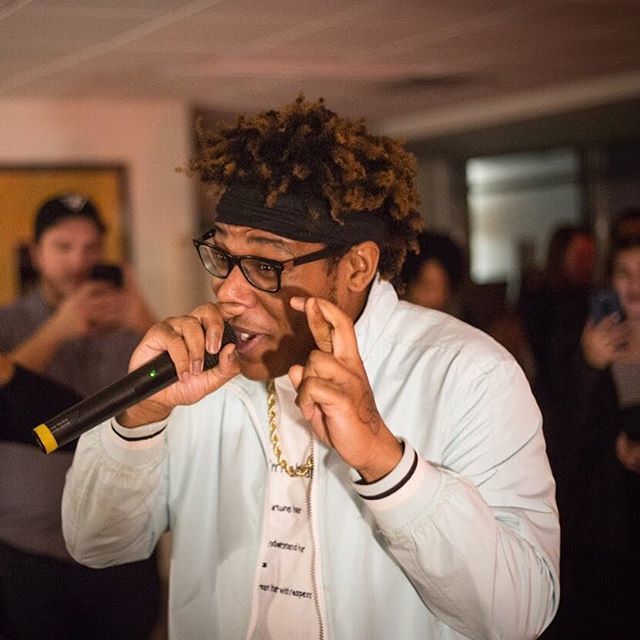 HighFive_Prod's tweet photo. NEVER LOSE SIGHT 👀 @thatreal_ is bringing the heat next Saturday at the Free Fall Music Festival 🔥 get your tickets now, only $10!!! COME OUT to @theshoppgh SEPTEMBER 8TH! 🚨
📷 @ghostman_on_3rd .
.
.
.
.
#neverlosesight #highfiveproductions #highfivem… https://t.co/pKWRmg5IrK https://t.co/UNpKBRWRN0
