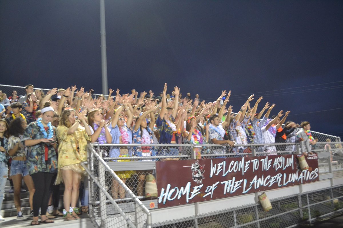 sockyearbook's tweet photo. Friday night lights 🏈🌺📸 https://t.co/QkCyPD1nvV