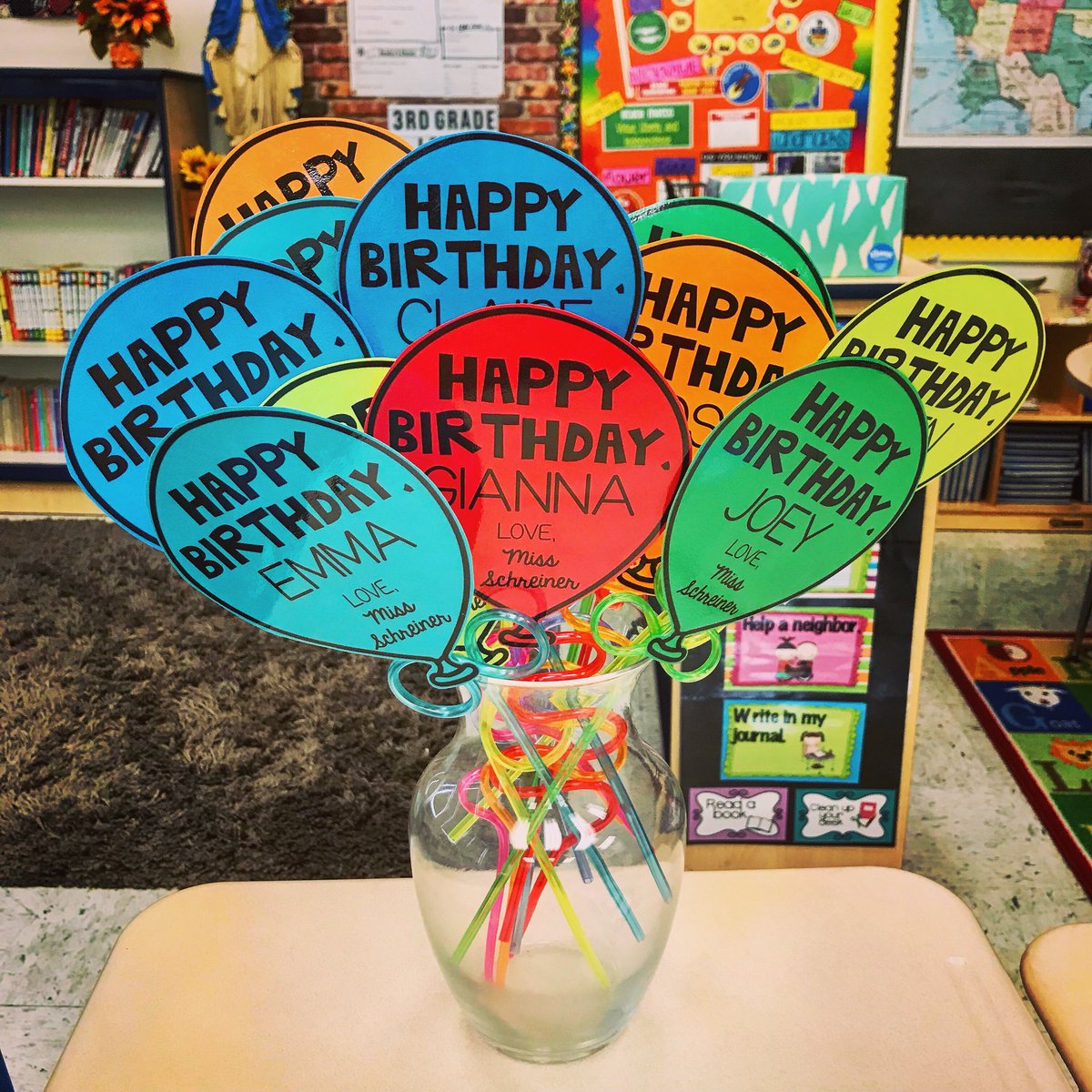 MsSchreinerHFS's tweet photo. I make a BIG deal out of birthdays in my classroom. These #birthdayballoons by Miss 5th (fonts by @kimberlygeswein ) &amp; printed on #astrobrights are one of my favorite ways to celebrate. Straws are from @Target 🎉🎈 #birthday #classroom #bts #backtoschool #miss5th #kgfonts #target https://t.co/7vkUiDiVHD