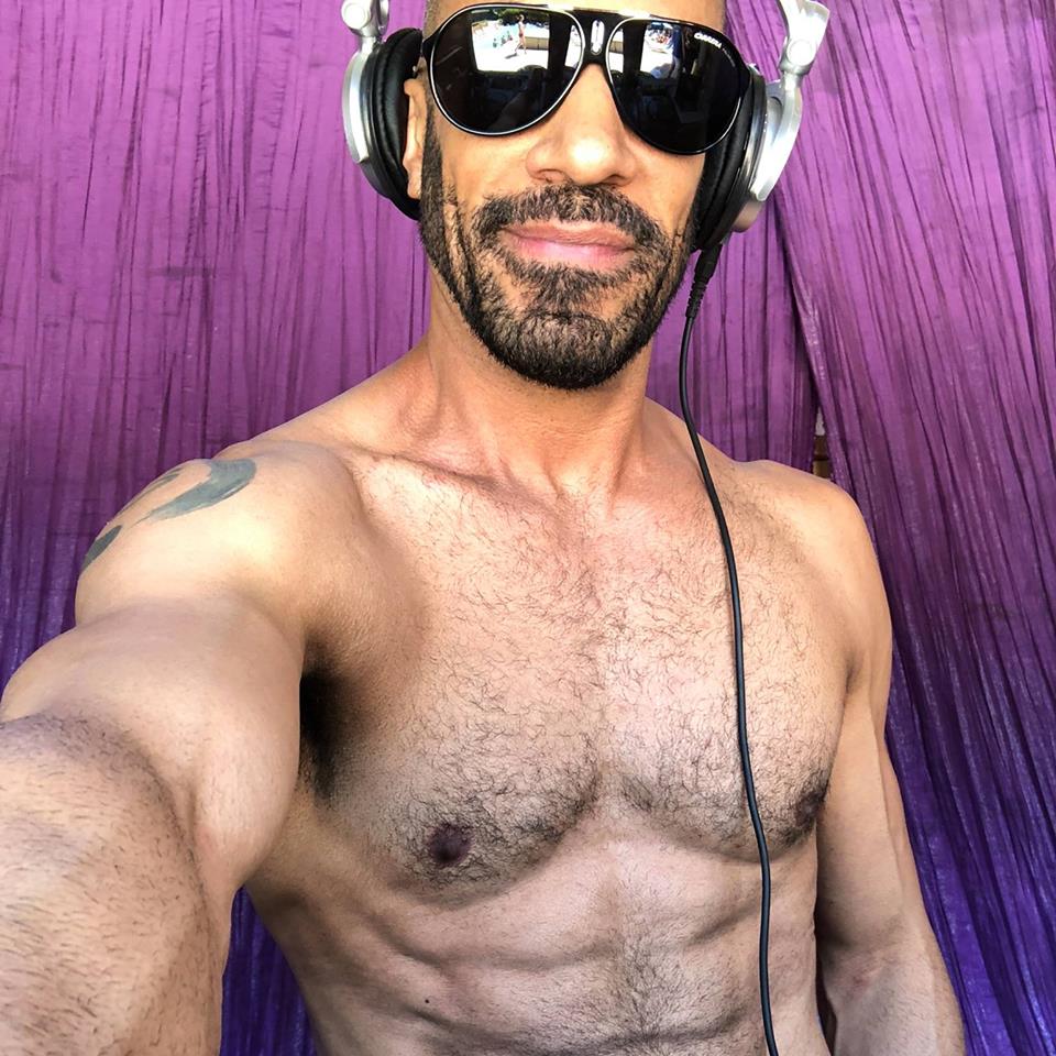 Rainon4thATX's tweet photo. #LASTSPLASH2018 CONTINUES! Tonight, its @splashdays  SPLASH DANCE party ft. @djroland001  with the @BoysofATX. No cover. Expedited entry for #SplashDays passholders. https://t.co/V8Ongf8ob1