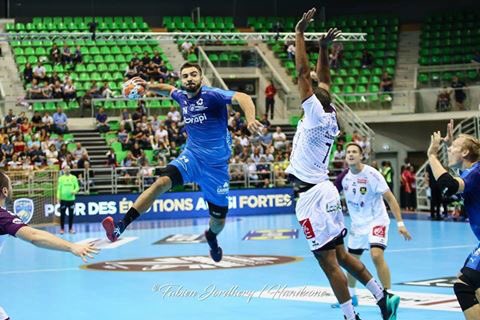 24BBonnefond's tweet photo. Victoire très difficile contre le @HBCNantes 💪🏼 place des à présent à cette finale du Trophée des Champions 🔵⚪️ #Asics #MHB https://t.co/dsHRb4uc01