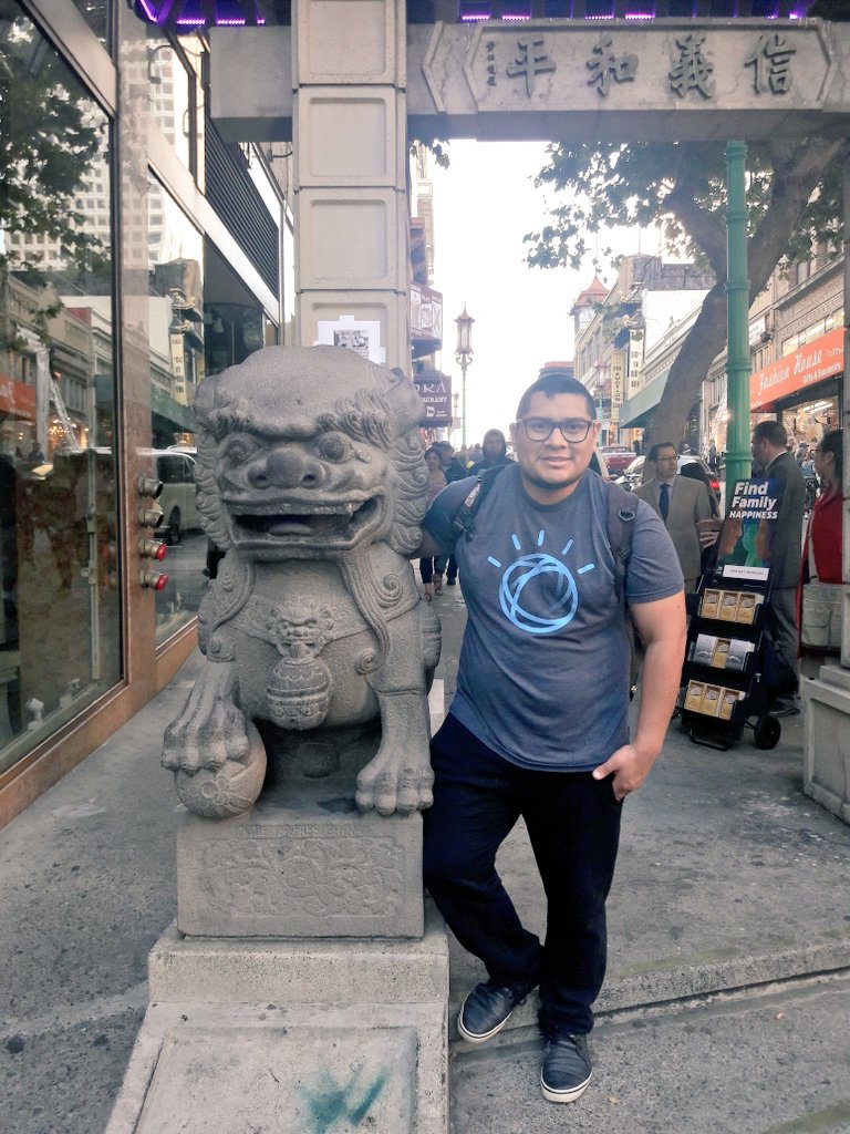 cesarriat's tweet photo. Única la oportunidad de conocer la universidad de Standford y pasear por San francisco por China town gracias a la #DevConfSF https://t.co/f1uN0DqlP8