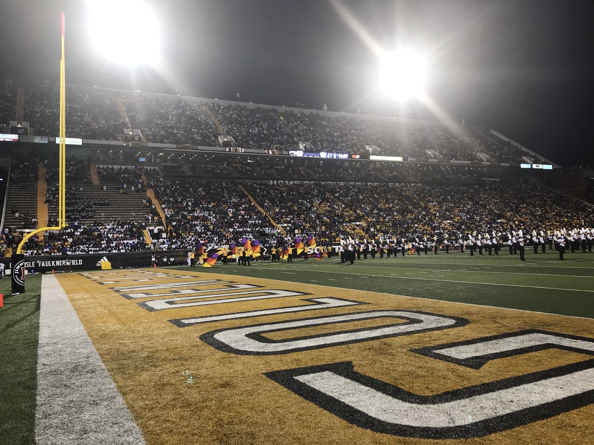 USMGoldenEagles's tweet photo. Fans 1, Rain 0.

Y’all are awesome. 💪🔥 #SMTTT https://t.co/HbVhovLC9L