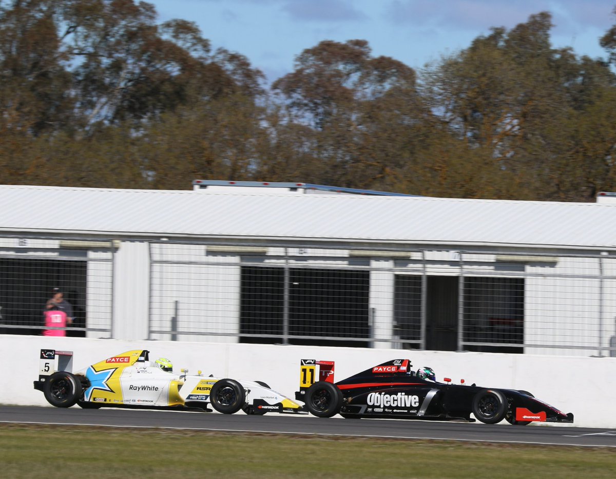 adrenalinmatt1's tweet photo. @Formula4AU train and some bump drafting! In race #5 @ShannonsNats #ShannonsNats https://t.co/1ksjZ9Ewpc