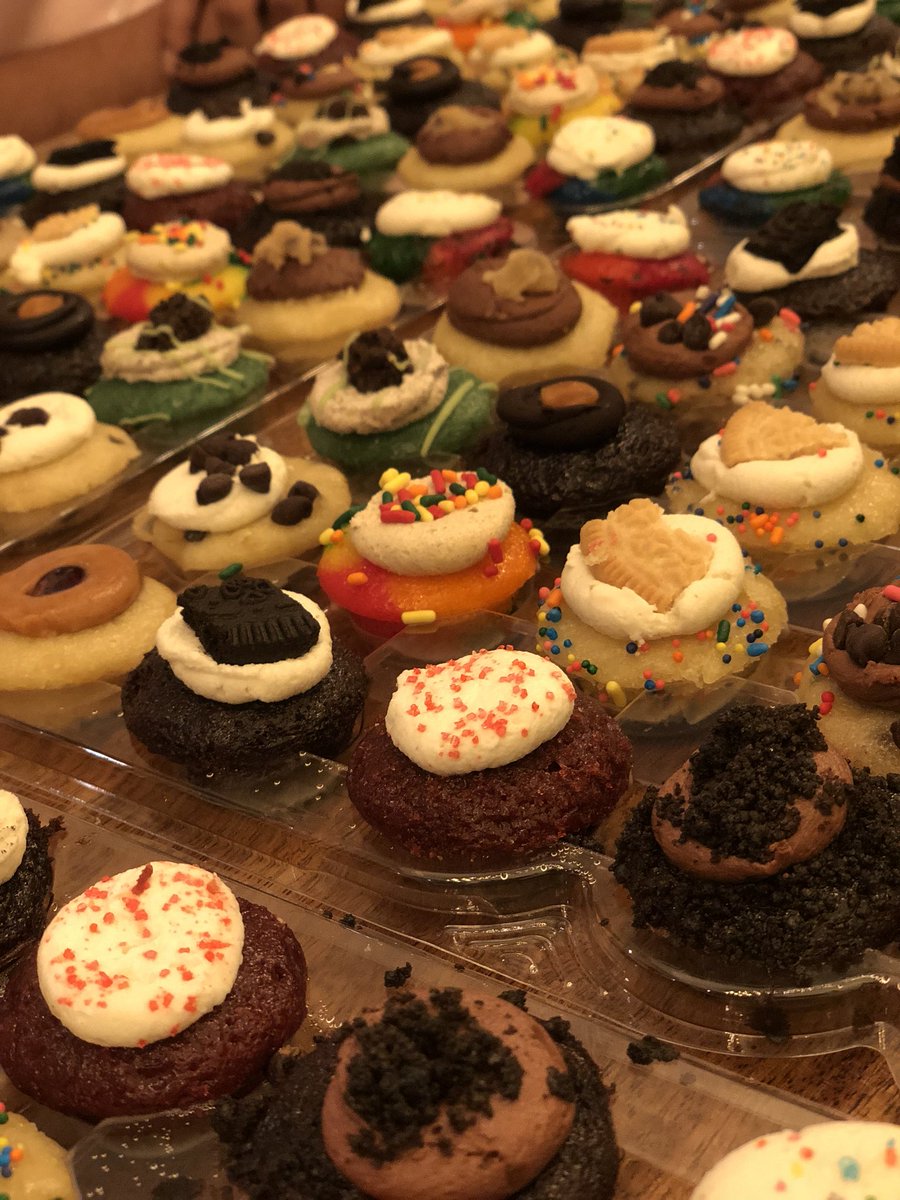 THANK YOU <a href="/bakedbymelissa/">Baked by Melissa</a> for donating these ADORABLE cupcakes 💕💕