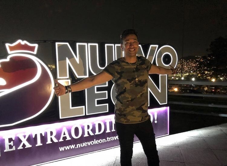 Gracias Monterrey, a todos los fan club, a todos ! La estoy pasando muy bien, tienen una ciudad hermosa #PabloRuizEnMexico #Monterrey #NuevoLeon #PabloRuiz #Mexico