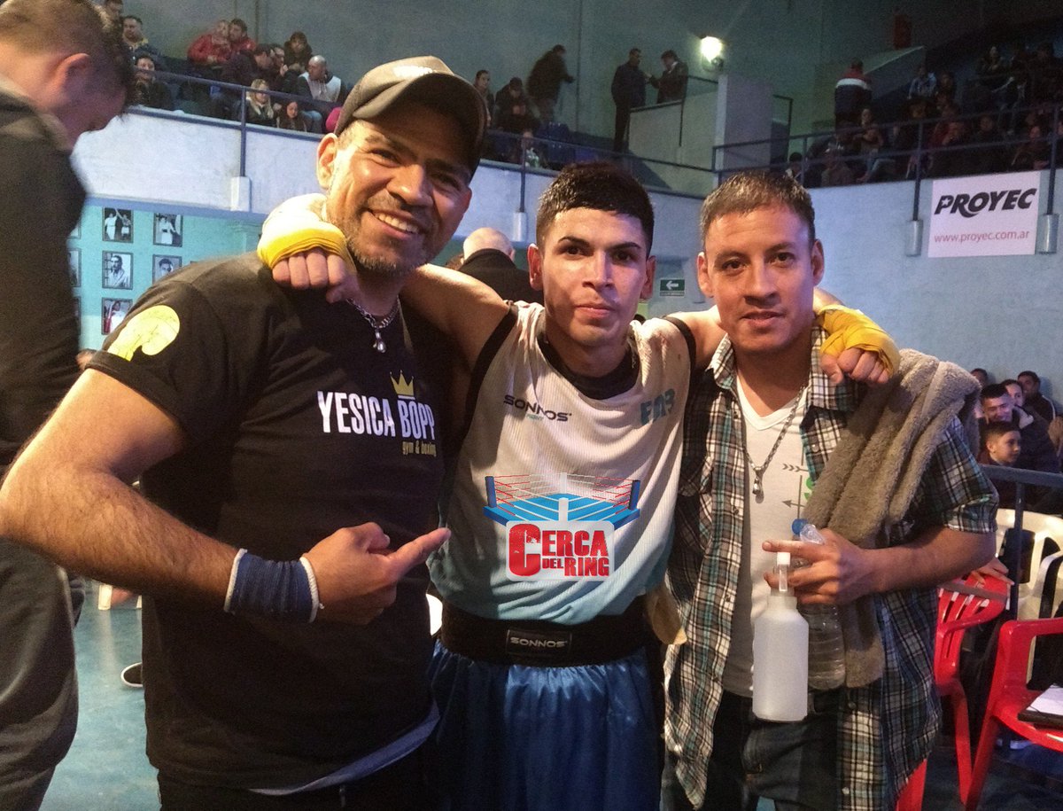 cercadelring's tweet photo. Último combate amateur de la noche en la @FABoxArg, en categoría 60kg #JonathanCastillo le ganó por puntos a #NahuelChoque #CDREnTodosLados #CercaDelRing #CDREnLaFAB https://t.co/Vm9J1RKwDs