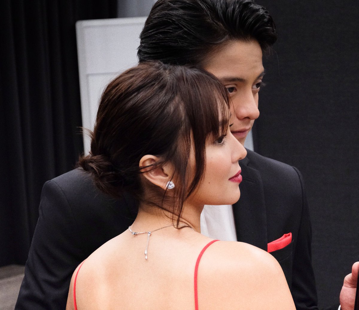 Johnvalle20's tweet photo. 🎶Love your curves and all your edges 
All your perfect imperfections🎶 @bernardokath @imdanielpadilla https://t.co/V3GL553TTo