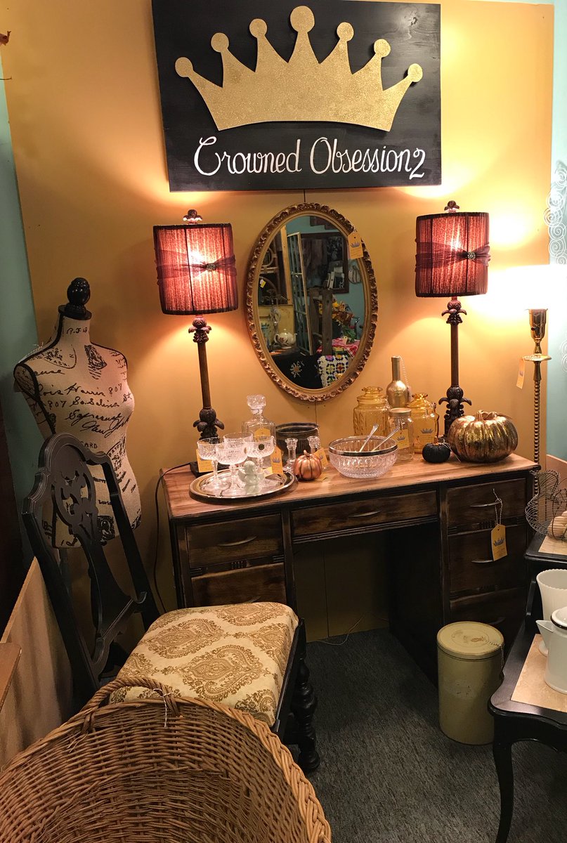 CrownedOb's tweet photo. Hello September!!
New Month - New Vendor Space!! Welcome to CROWNED OBSESSION 2👑!

Our second location is in Three Toads Treasures located in Mansfield, Illinois (near Mahomet). 

101 N Jefferson Street
Mansfield, Illinois
217-489-6048

Open

 Fridays 10-3
Saturdays 10-3 https://t.co/O8SxMycELW
