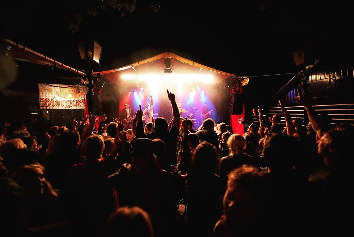ActonDemand's tweet photo. Topfeest tijdens de Feestweek in Abcoude! Organisatie en publiek bedankt voor de mooie avond!
.
https://t.co/twrR5PD0oK
.
#liveband #groovepaysbills #partyband #coverband #boekdieband #livemusic #event #marketing #bruiloftband #festival #feestweek #marcobakkerfotografie https://t.co/lwjID6dIRK