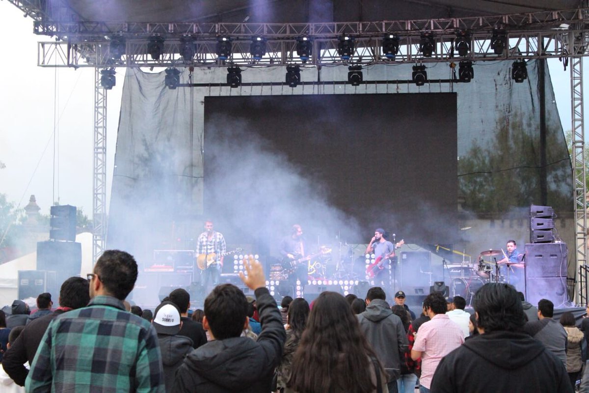 IMJ_DGO's tweet photo. A unos minutos de @DELUX en el #Juvenfest 🤘🏻 https://t.co/yQxVZChD66