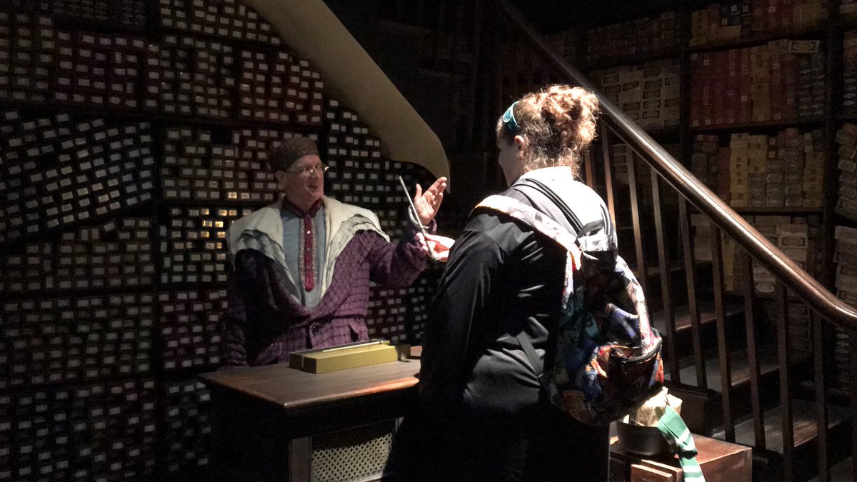 mrp1220's tweet photo. The wand chose the witch! #BackToHogwarts #WizardingWorldOrlando https://t.co/4JMJTl2tWK