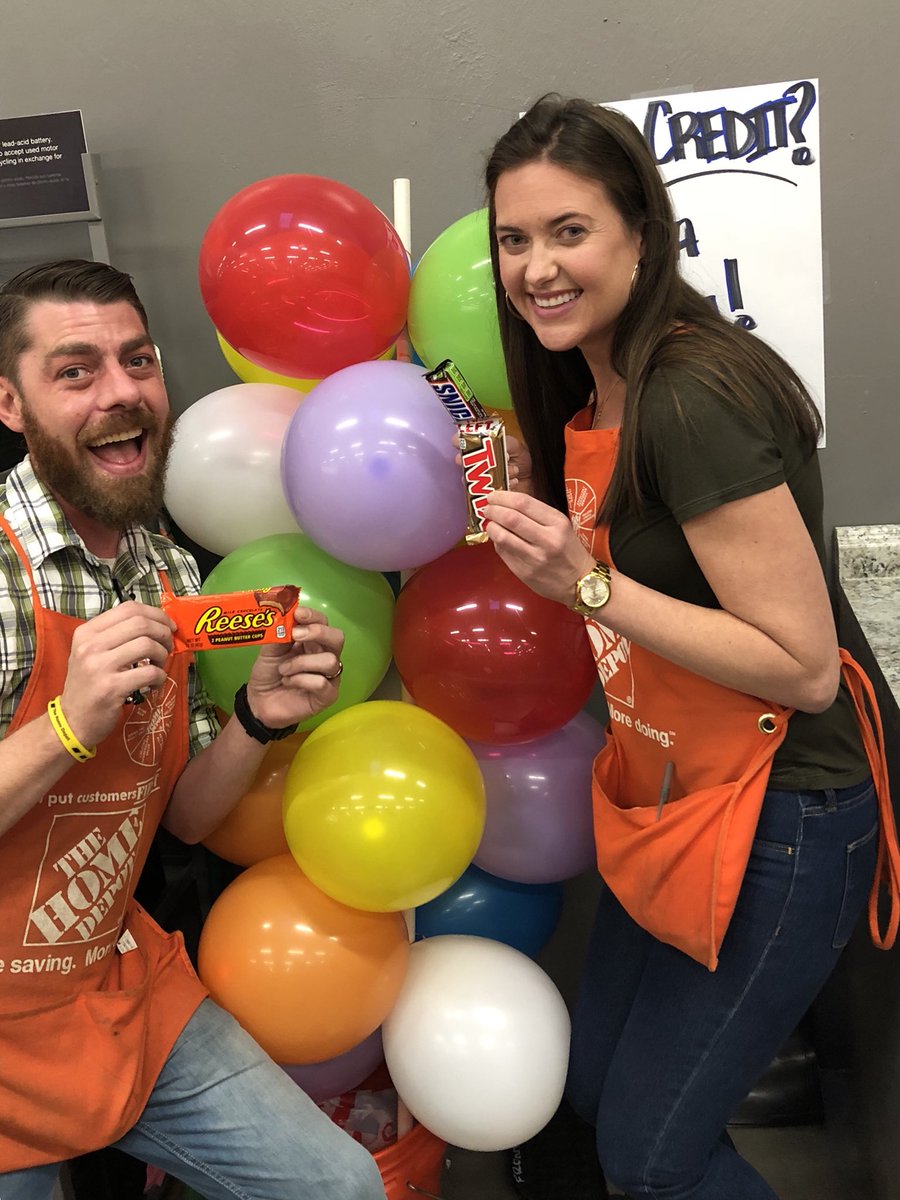 lexi1665's tweet photo. Driving credit on the front end !! Way to go Kyle and Kallie 😃 #HD1526 @KennyGHomeDepot https://t.co/xI61dvQCOv