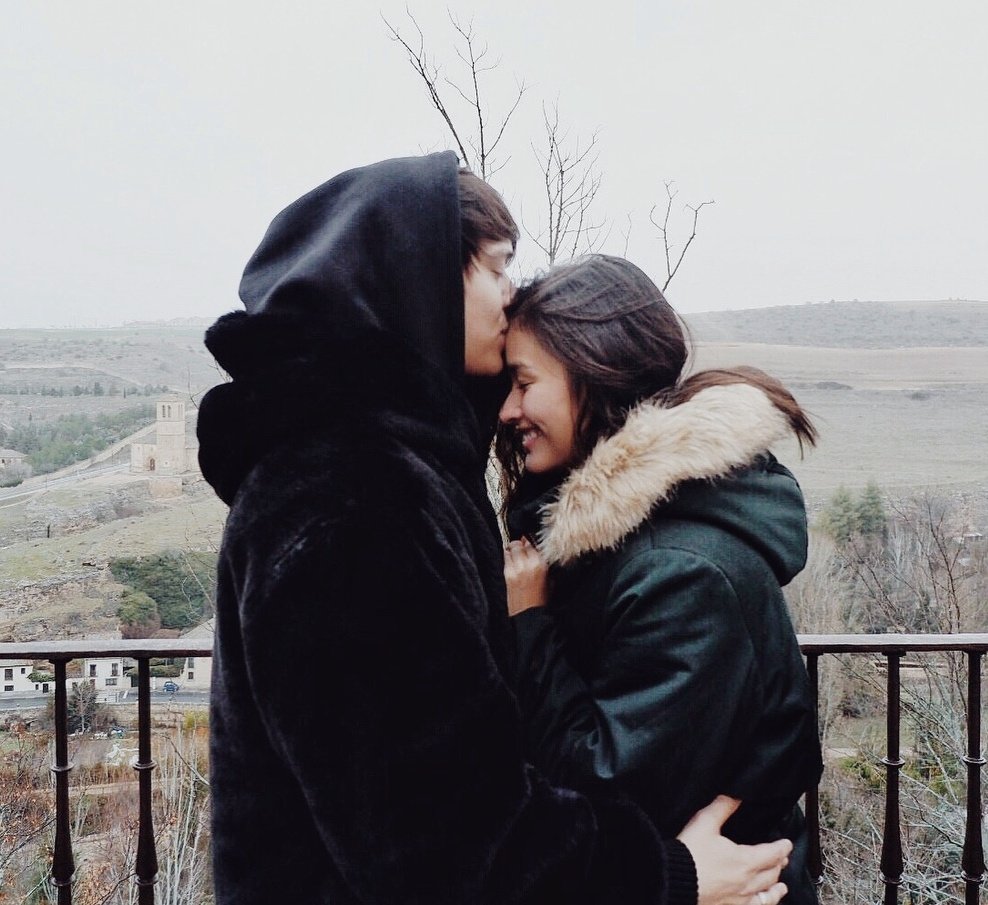 anuenanaman's tweet photo. Ganito ka sincere at heartfelt na kiss pero 3-5 years from now, di na sa forehead.. sa baby bump na ni Hope at si Hope nakahawak sa head niya nakangiti lang na nakatingin 🙈😭❤😭❤🙏 https://t.co/TjDkE5IzY6
