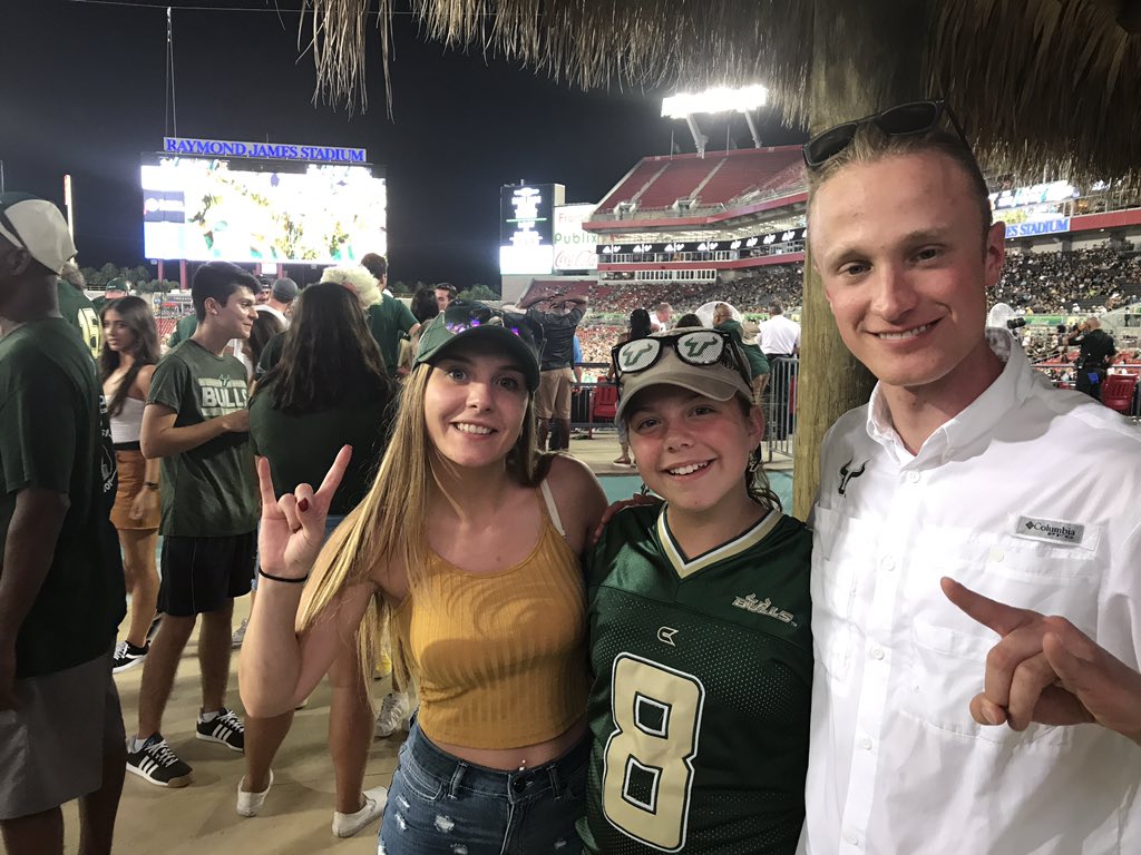 ryebull's tweet photo. #proud of the @USFFootball #supportthebulls #funtimes #daddydaughter #time #GoBulls @Pdub2 https://t.co/vM0TdpFDZX