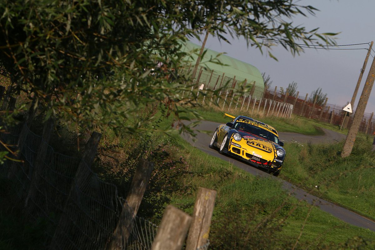 EricDupain's tweet photo. De @RallyOVV kreeg nog een vervelend staartje voor Gunter Monnens. Enkele uren na afloop van de rally kreeg hij 30 sec straftijd waardoor hij de zege in de GT klasse @PatrickSnijers moest laten en die meteen kampioen bij de GT's was https://t.co/ikZ0LRzpf1 https://t.co/IicsUTnOFu