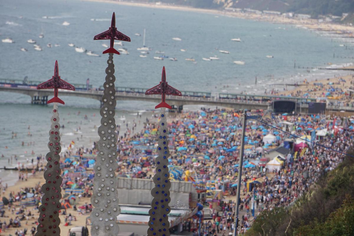 Bournemouthecho's tweet image. This is how crowded Bournemouth was yesterday: Super Saturday sees 390,000 people flock to Air Festival bit.ly/2LO9Dh8 #bmthairfest