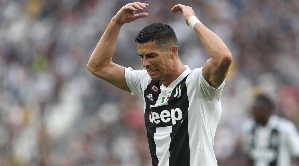 jogo_viktor's tweet photo. Coach confesses that Cristiano Ronaldo is selfish and he doesn’t need him https://t.co/wwIIqW0fmM https://t.co/z9D22jIclN