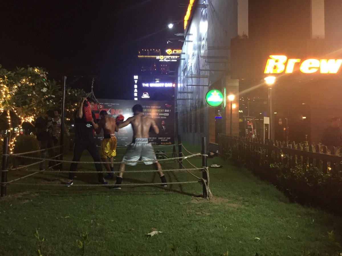 proboxing_night's tweet photo. Feel the heat at the Training session held at Brew Buddy Sector 29 Gurugram for upcoming Pro Boxing Night on 15th September, 2018. https://t.co/VA3sd7GYcA