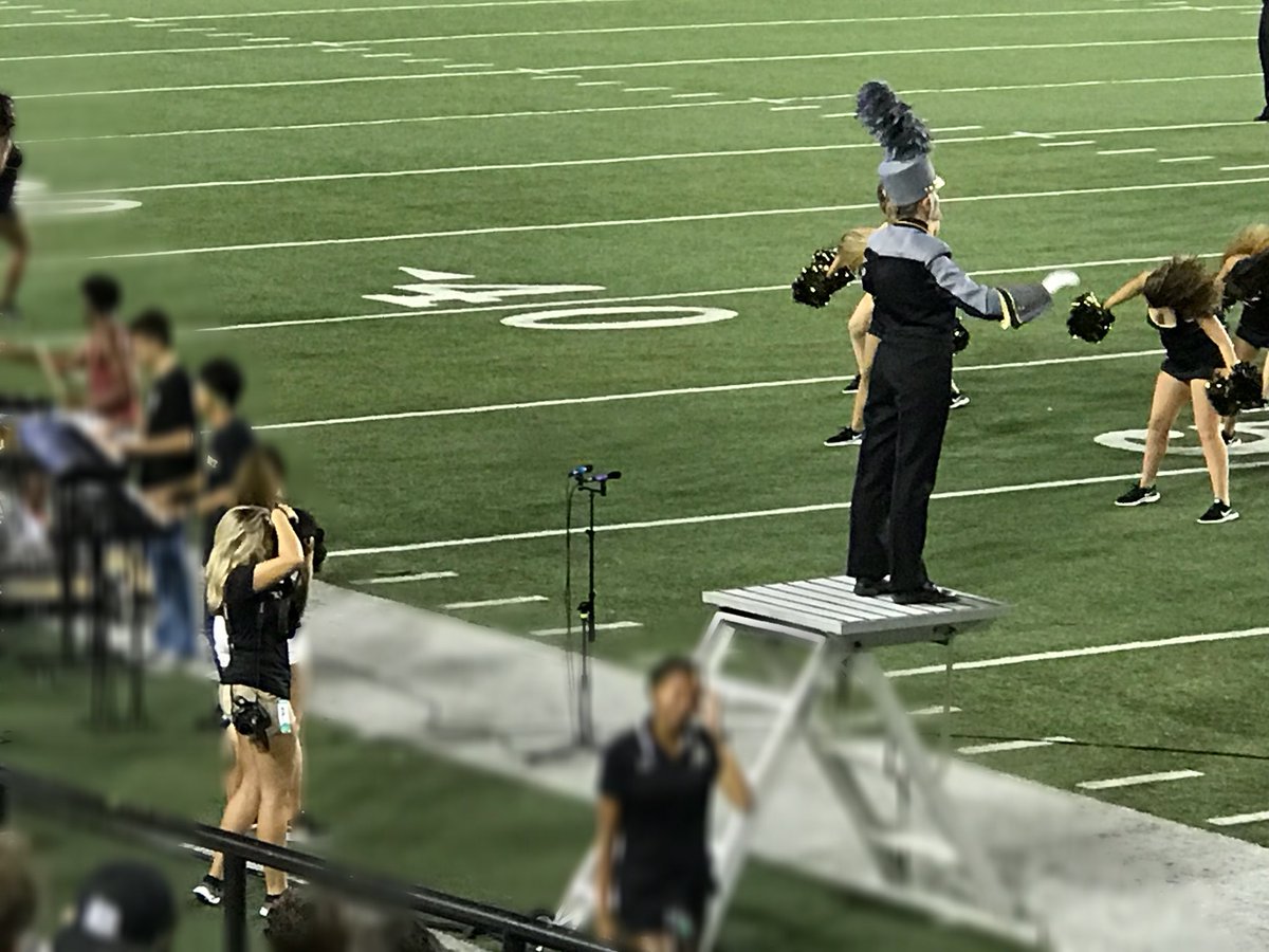 emilylamontking's tweet photo. Catch me on the sidelines .. #stillavfl #butIguessgodores https://t.co/L6cI6LMx3T