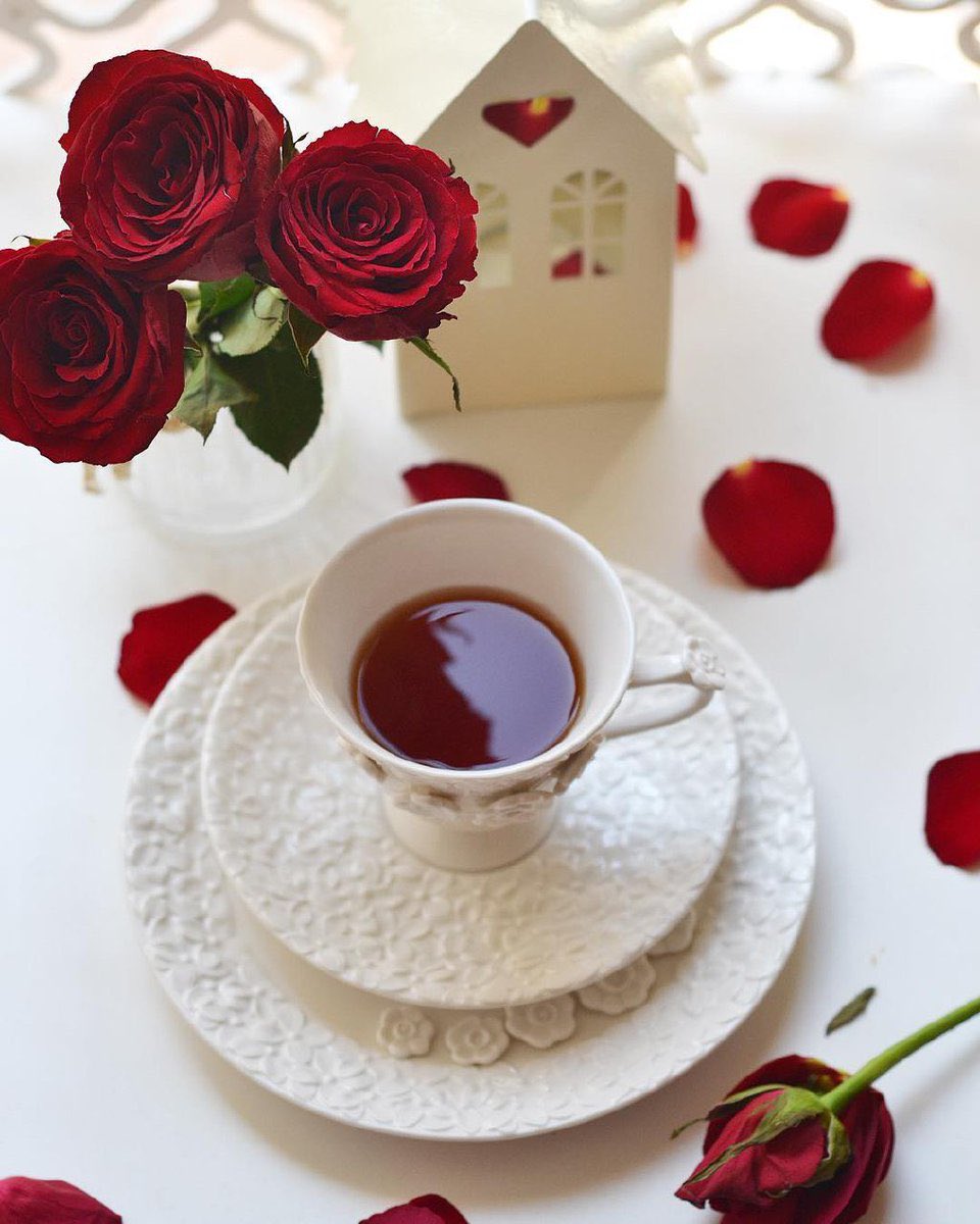 تفائلو فالصبح يشرق بنور الأمل وطمأنينة النفس🌹
