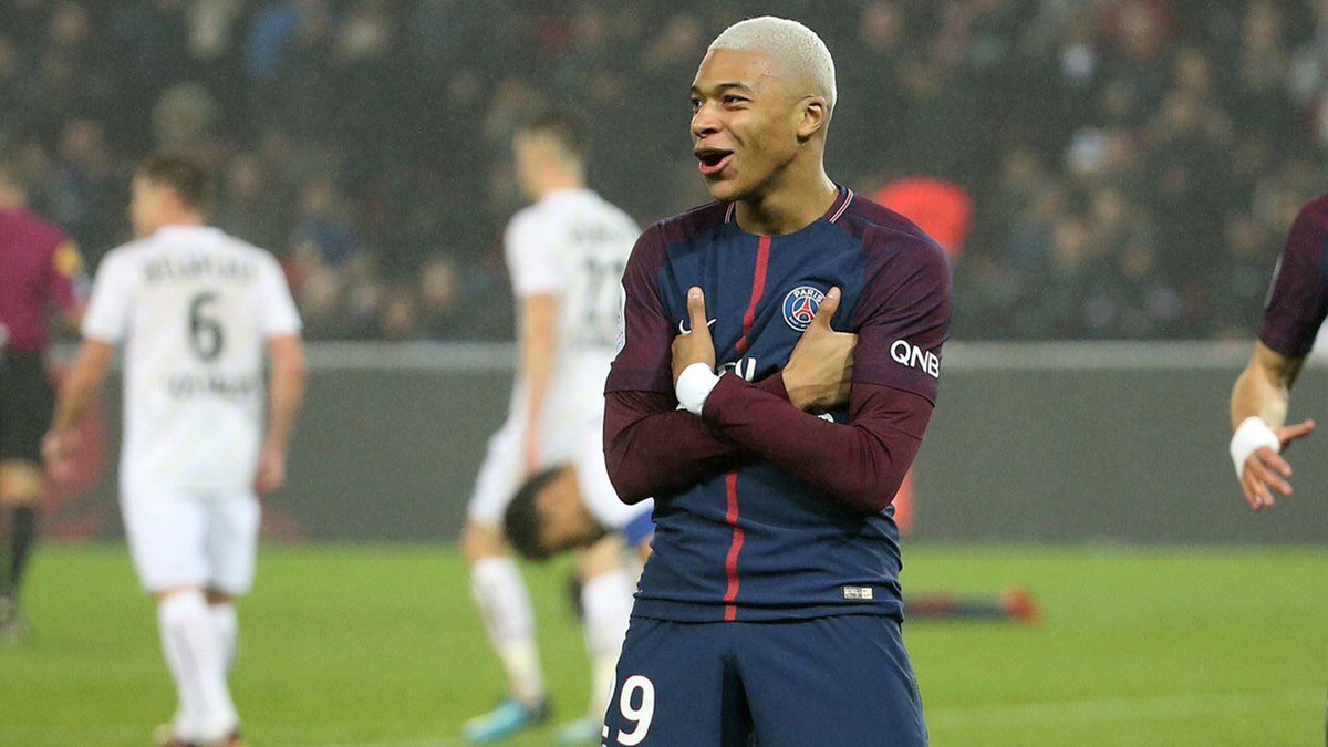 Y M City En Twitter 今度髪切りに行くときは パリ サンジェルマンに所属しフランス代表で 18年w杯ロシア大会において最年少得点記録を更新し世界一の立役者となった キリアン ムバッペが17 18シーズンで一時期していた髪型にして下さい って言おうかな