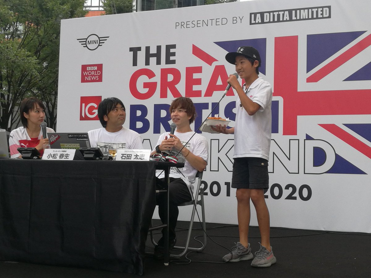 British_Weekend's tweet photo. #サッカーキング 生配信でも紹介された本日ずっと行列の #マンタス さん🐟
なんとオーナー兼社長は12歳！！
フィッシュ&amp;チップスのフィッシュはカジキを使用していて衣サクサクでとても美味しいです✨
ぜひお立ち寄りください😊 https://t.co/2XgOgad2G2