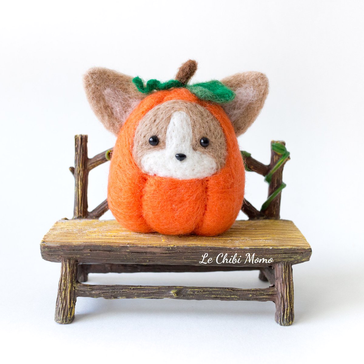 lechibimomo's tweet photo. 「 HELLO 🧡 SEPTEMBER 」

I can’t believe how fast the summer months have flown by! Happy September, friends! Now that it’s the season for #pumpkinspiceeverything, I thought I’d share one of my pumpkin corgi konigiris I made last year. I hope to make more this month. #LeChibiMomo https://t.co/3MIBPRBgD2