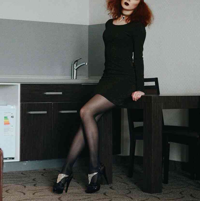 Wow, Amazing! 🦊Kate Milli🦊 is broadcasting on Young.Live ,come to join! m.cblive.tv/3762347?packag…