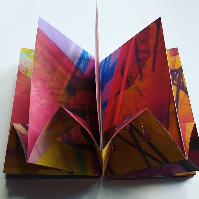 EdinAndElse's tweet image. #merrygoround in its many configurations. #edinburghandelsewhere @artwalkporty until 9th September. ift.tt/2Nb8UeO