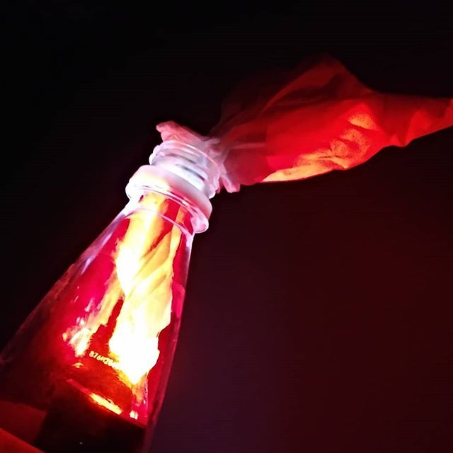 濃飛新報 Xink21 幻想的な芸術品ですね Ledライトを赤いセロファンで覆い サランラップで包むと 炎に近い見栄えになるそうです T Co 1gja2yaf1f ケチって火炎瓶 安倍とヤクザと火炎瓶 安倍晋三宅放火未遂事件 ろうそく革命 Led火炎瓶 濃飛新報 Xink21 幻想的な芸術品ですね Ledライトを赤いセロファンで覆い サランラップで包むと 炎に近い見栄えになるそうです T Co 1gja2yaf1f ケチって火炎瓶 安倍とヤクザと火炎瓶 安倍晋三宅放火未遂事件 ろうそく革命 Led火炎瓶