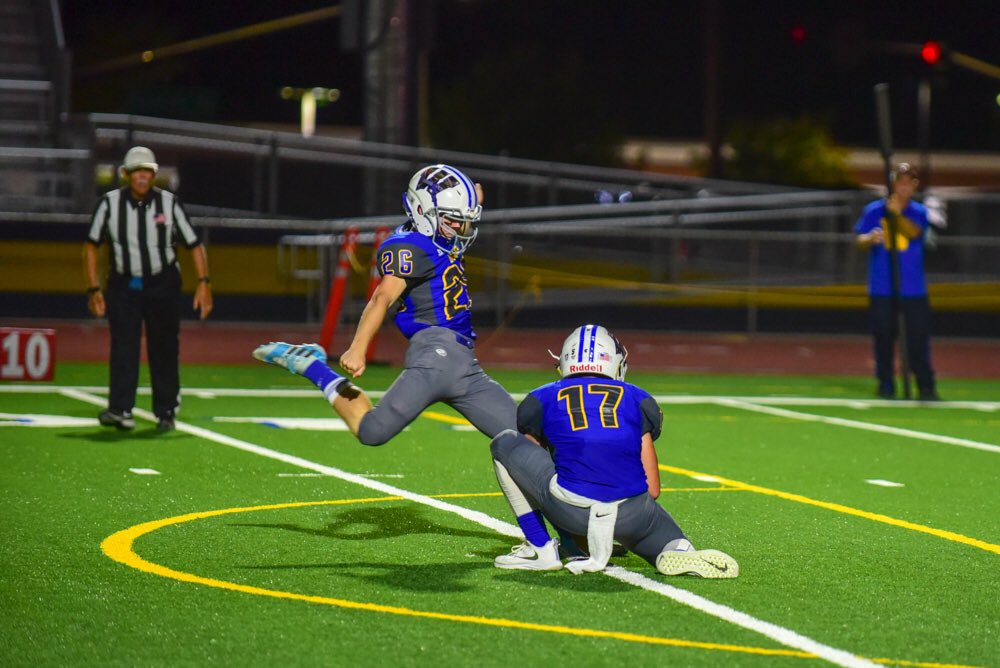 WoodFootball1's tweet photo. The Wildcats now move to 2-1 with a 20-8 over dear valley last night https://t.co/3rzzfK5hDy