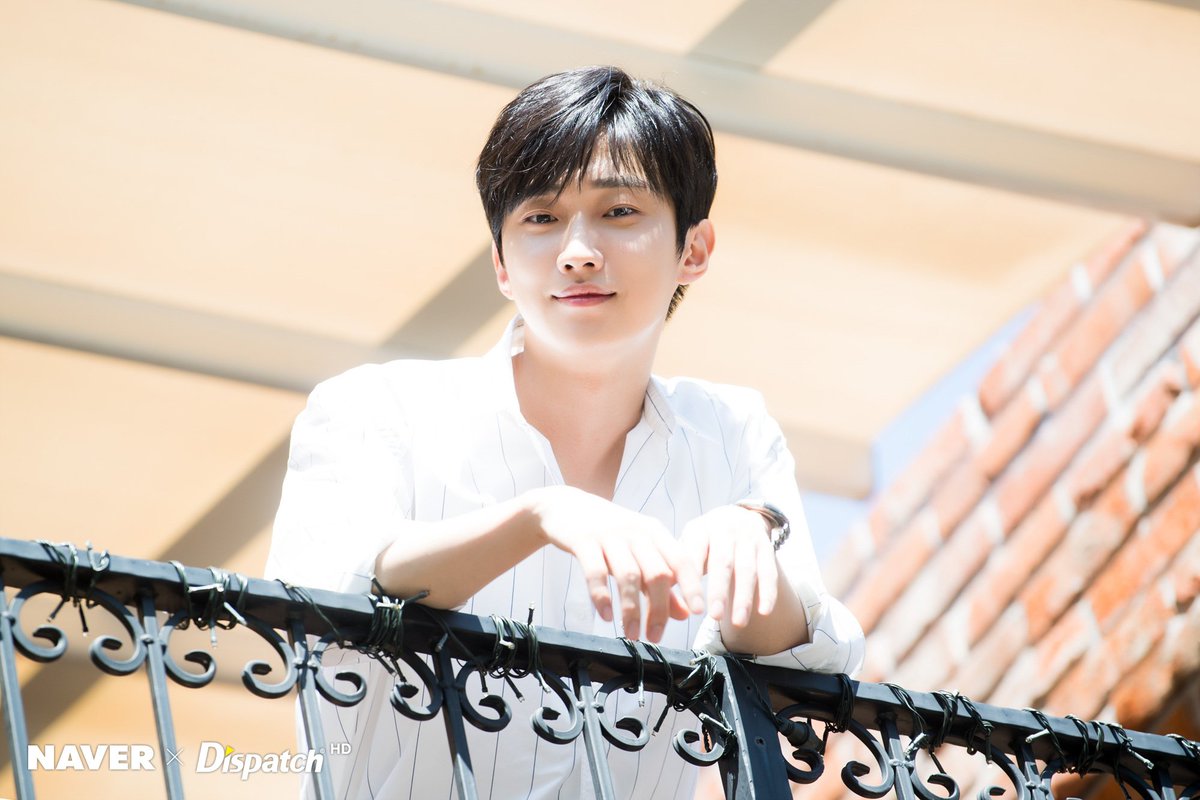 B1A4_FANCLUB's tweet photo. 🌟รูปพี่จินยอง #B1A4 จาก Dispatch HD PHOTO ค่า หล่อมากเลยพ่อคุณ 😘 (1) https://t.co/TWEpnXnFds