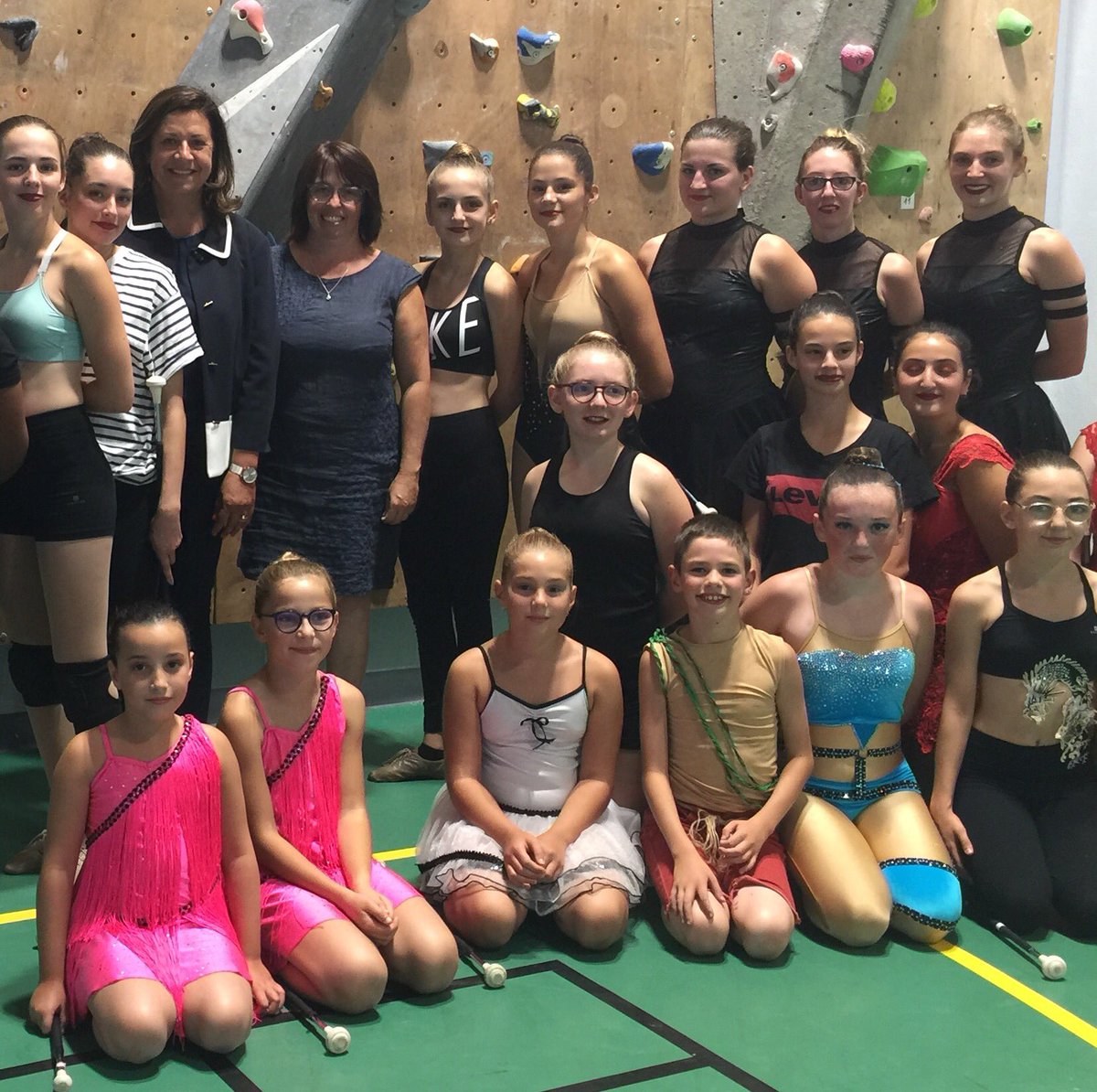 dupuisbrigitte's tweet photo. 50 ans du Twirling Bâton à Chateau-Renault #francebleutouraine #FR3Centre #twirlingbaton #NR37 #chateauRenault https://t.co/FpQVUnrIaJ