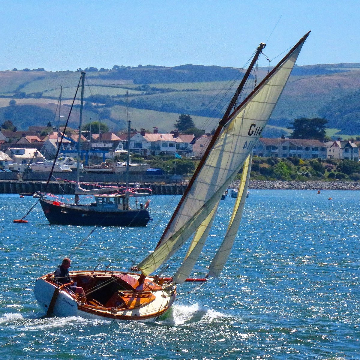 ribster13's tweet photo. #sail #yacht #ribster13 #classicsailing #classicsailboat #boatphotography #transport #dinghy #sailing #sailinglife #sailinglifestyle #instasailing #instasail #watersportall #instasailor #igsailing #worldsailing #yachtmagazine #prophotographer #worldphotographyday #worldtravelpics https://t.co/TSOgPwH4oM