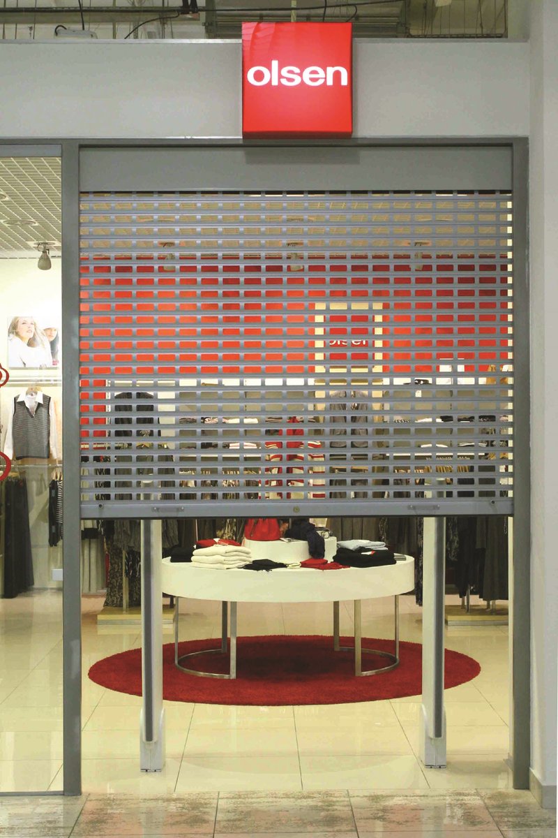 rsgsecurity_uk's tweet image. Our RSG5600 Continental Punched Roller Shutters fitted to the main entrance of a branded shop at a commercial complex in Essex.
rsgsecurity.co.uk/rsg5600-shop-f…
#rsgsecurity #securityrollershutters #shopfrontsecurity #fightburglary #makingbritainsafer