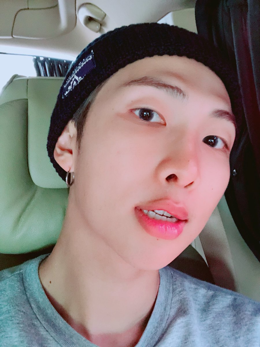 iyiliikyap's tweet photo. Ula lider ula lider #NAMJOON #lidernamjoon #bts https://t.co/P7htoObR6N