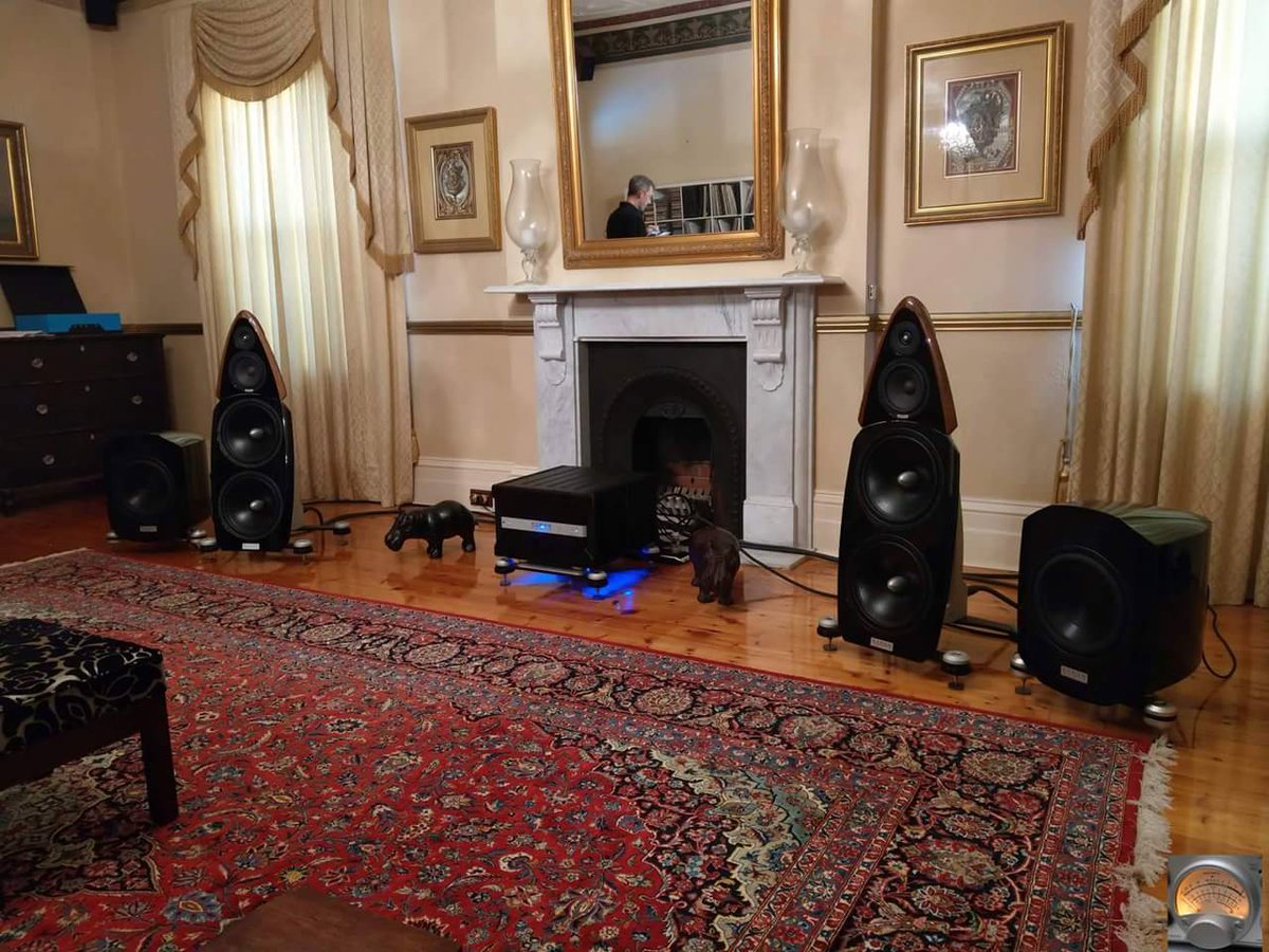 Berny2876's tweet photo. #KyronAudio Gaia dipole speakers and Mercury subwoofers...
Truly jaw-dropping system! https://t.co/AVREnhoXVt