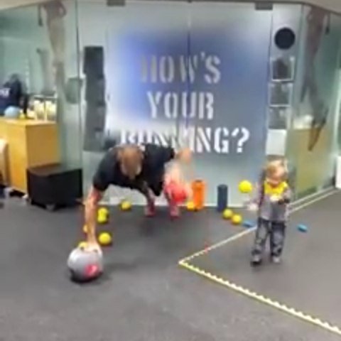 mattphillipsED's tweet photo. 2 years since #22pressupchallenge. As well as raising money for a great cause it also highlighted the fact that most men CAN multitask...
.
#challenge #ptsd #pressupchallenge #22pressupchallenge #thisdadcan #thisdadruns #sportstherapy #gaitanalysis #howsโฆ https://t.co/p06Ve9CQ8A https://t.co/0HsxBC025o